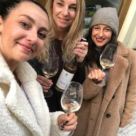 Tak a je to tady, vítej nám, Svatomartinské víno 2021, do sklenek🍷🥂 

#svatomartinskevino #mladevino #veselevino #vinoklub #youngwines